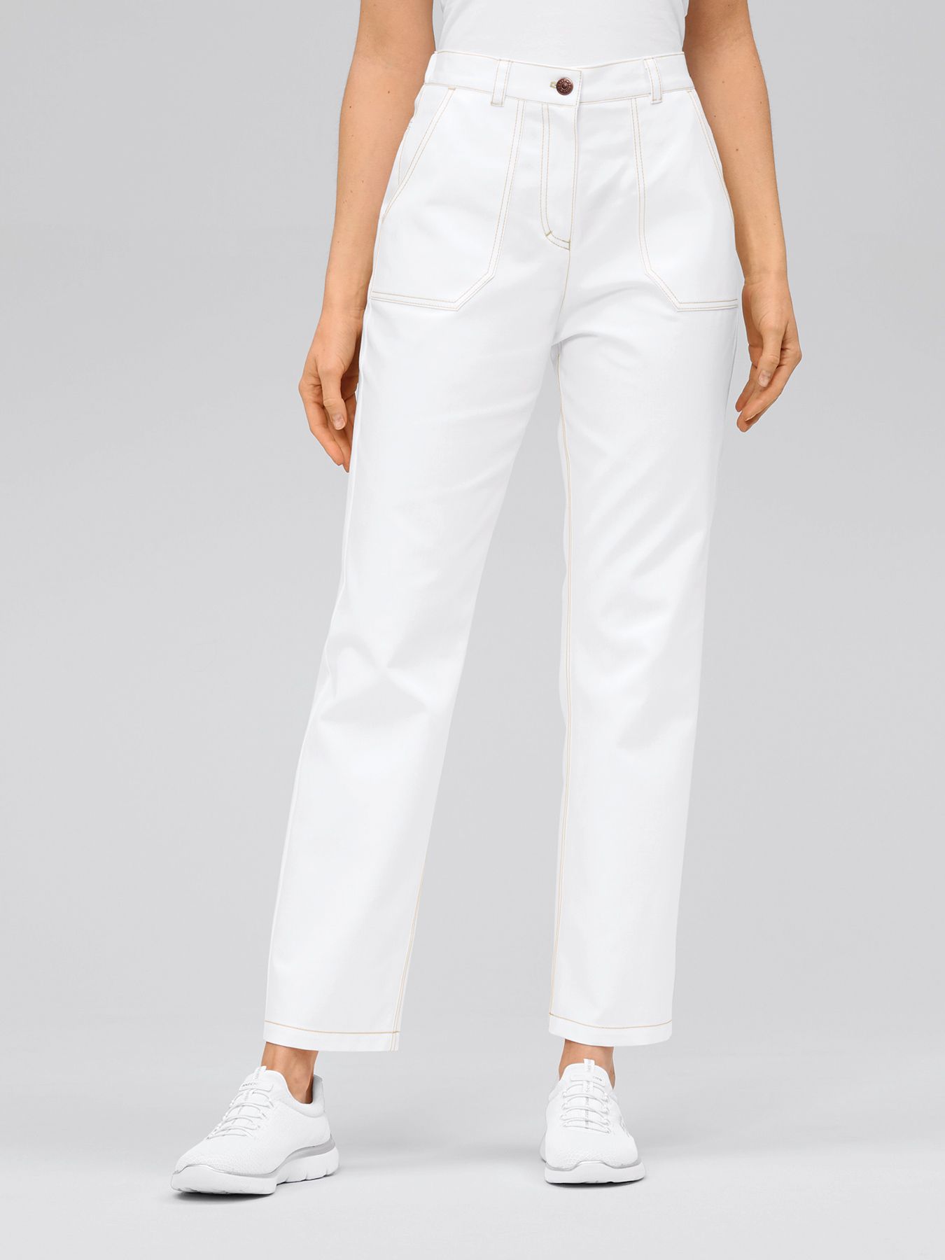 Hose mit Kontrastnähten